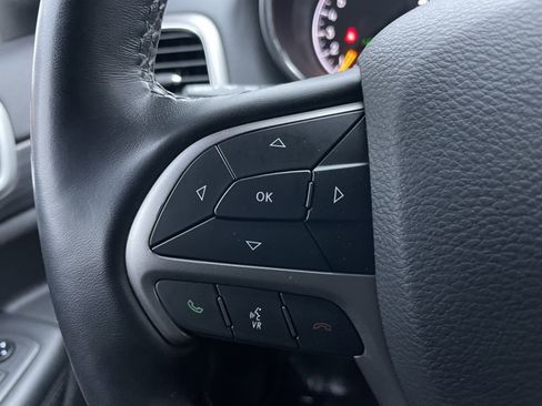 Used 2021 Jeep Grand Cherokee Laredo X image 23