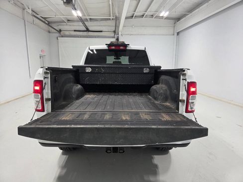 Used 2022 RAM 2500 Tradesman w/ Chrome Appearance Group AWD/4WD image 5