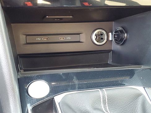 New 2026 Volkswagen Taos SE image 25