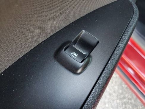 Used 2017 Ford Fusion SE w/ Fusion SE Technology Package image 14