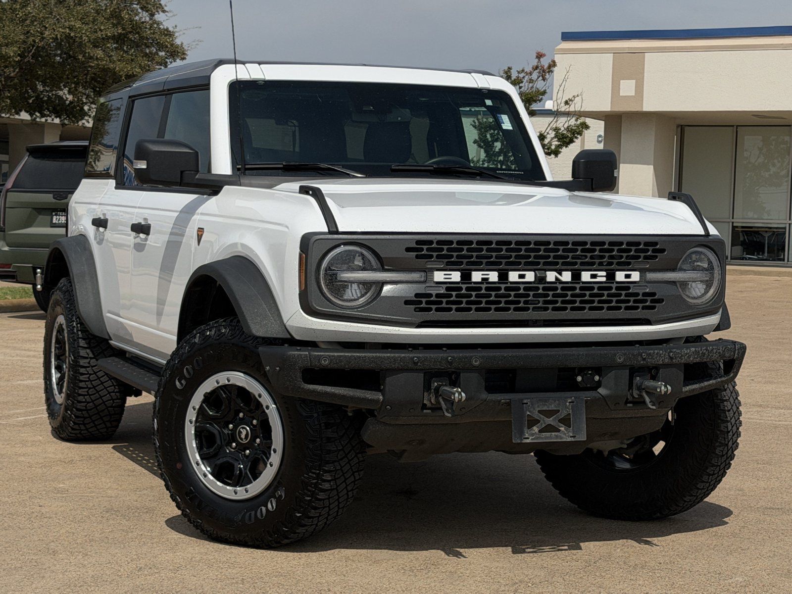 Used 2024 Ford Bronco Badlands AWD/4WD image 2