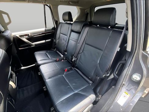 Used 2015 Lexus GX 460 w/ Premium Package AWD/4WD image 18