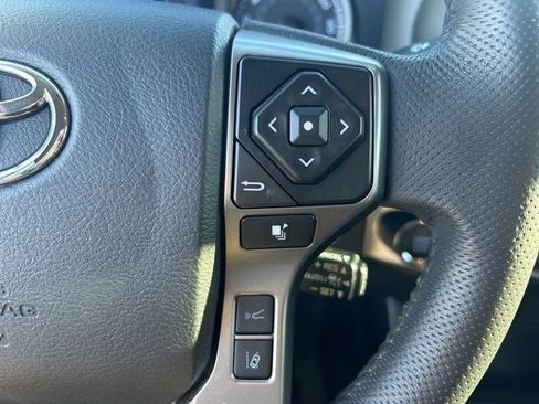 Used 2023 Toyota Tacoma TRD Sport image 12