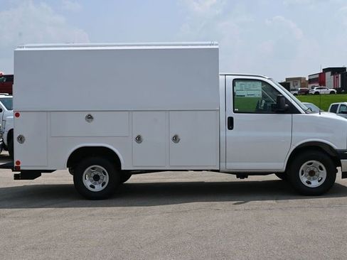 New 2025 Chevrolet Express 3500 Work Van w/ Power Convenience Package image 4
