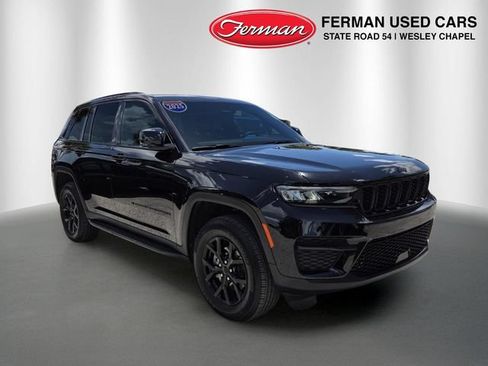 Certified 2025 Jeep Grand Cherokee Altitude AWD/4WD image 1