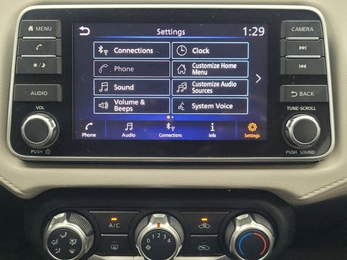 Used 2021 Nissan Versa SV FWD image 25