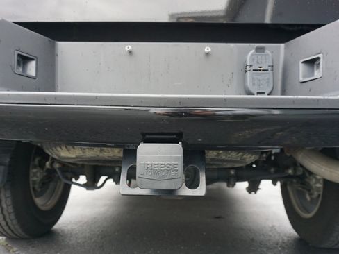 Used 2021 Nissan Titan SV w/ SV Convenience Package image 9