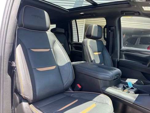 Used 2023 GMC Yukon XL AT4 w/ AT4 Premium Plus Package AWD/4WD image 16