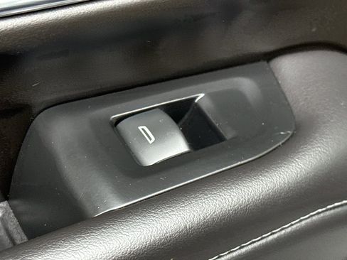 Certified 2023 Chevrolet Suburban Z71 w/ Luxury Package image 30