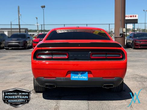 Used 2020 Dodge Challenger SXT w/ Blacktop Package RWD image 6