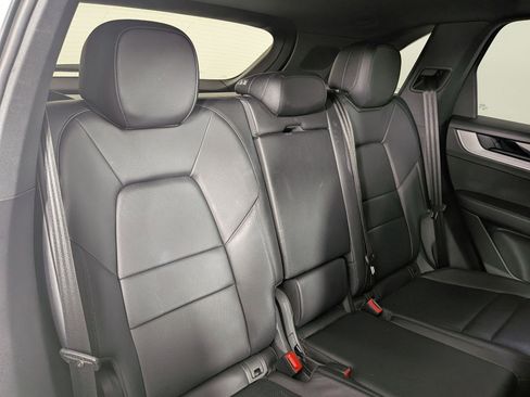 Certified 2024 Porsche Cayenne AWD/4WD image 23