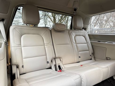 Used 2018 Lincoln Navigator Reserve w/ Technology Package image 14