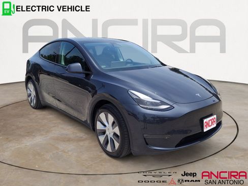 Used 2024 Tesla Model Y Long Range AWD/4WD image 1