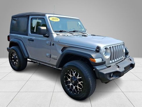 Used 2018 Jeep Wrangler Sport AWD/4WD image 4
