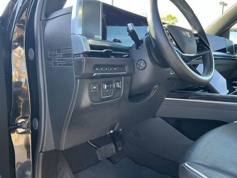 Used 2025 Cadillac Escalade Sport w/ LPO, ONYX Package AWD/4WD image 29