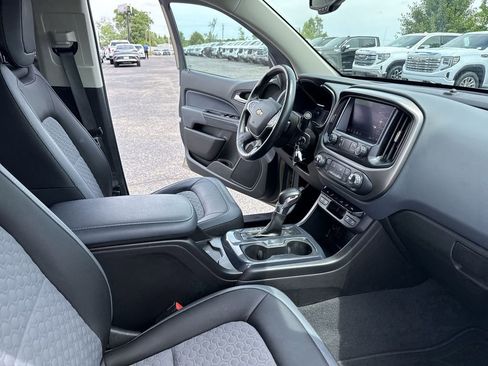 Used 2022 Chevrolet Colorado Z71 AWD/4WD image 35
