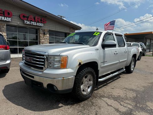 Used 2012 GMC Sierra 1500 SLT w/ All-Terrain Package AWD/4WD image 4