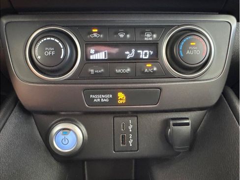 Used 2025 Nissan Leaf S FWD image 21