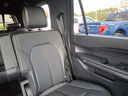 Certified 2022 Ford Expedition Max Platinum image 20