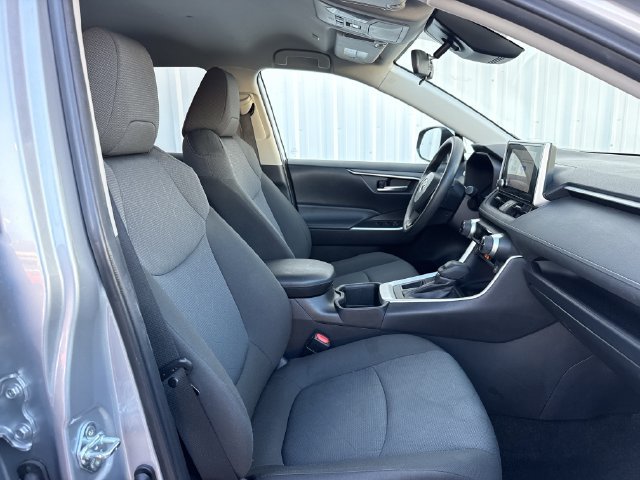 Used 2025 Toyota RAV4 XLE FWD image 29