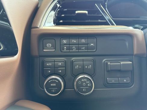 New 2026 Chevrolet Tahoe High Country AWD/4WD image 13
