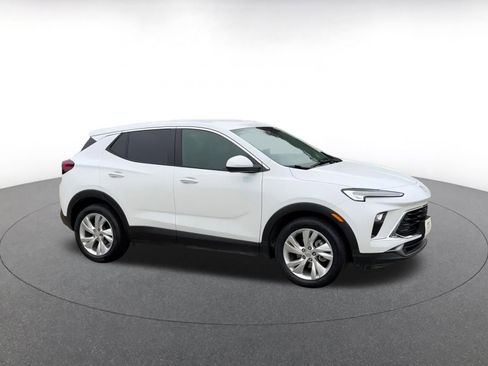 Used 2025 Buick Encore GX Preferred image 2