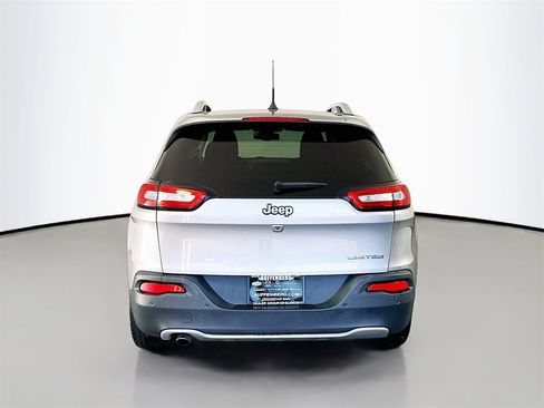 Used 2018 Jeep Cherokee Limited image 6