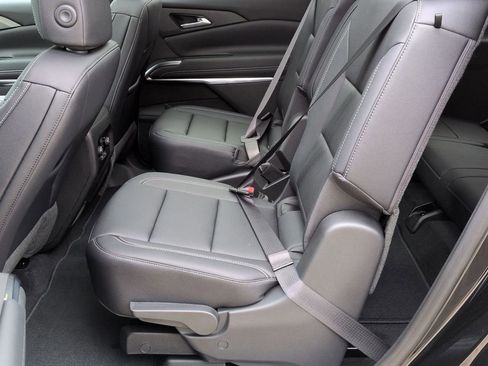 New 2026 Chevrolet Traverse LT w/ Sun and Wheel Package FWD image 23