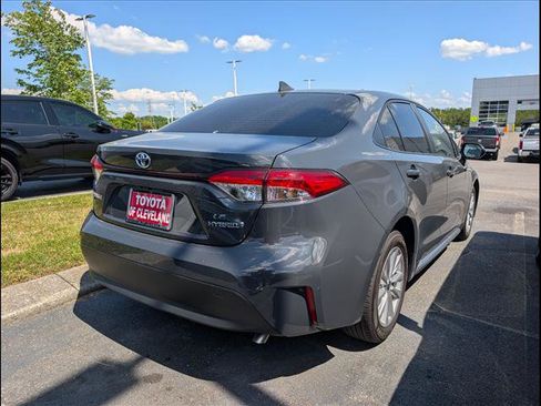 Used 2024 Toyota Corolla LE w/ LE Convenience Package FWD image 6