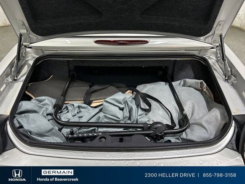 Used 2004 Ford Thunderbird image 29