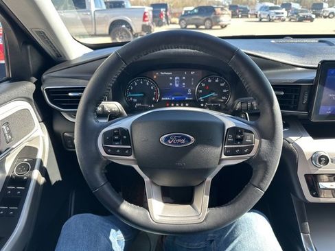 Used 2021 Ford Explorer XLT w/ Equipment Group 202A image 13
