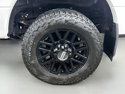 Used 2022 Ford F250 Lariat w/ Black Appearance Package image 30