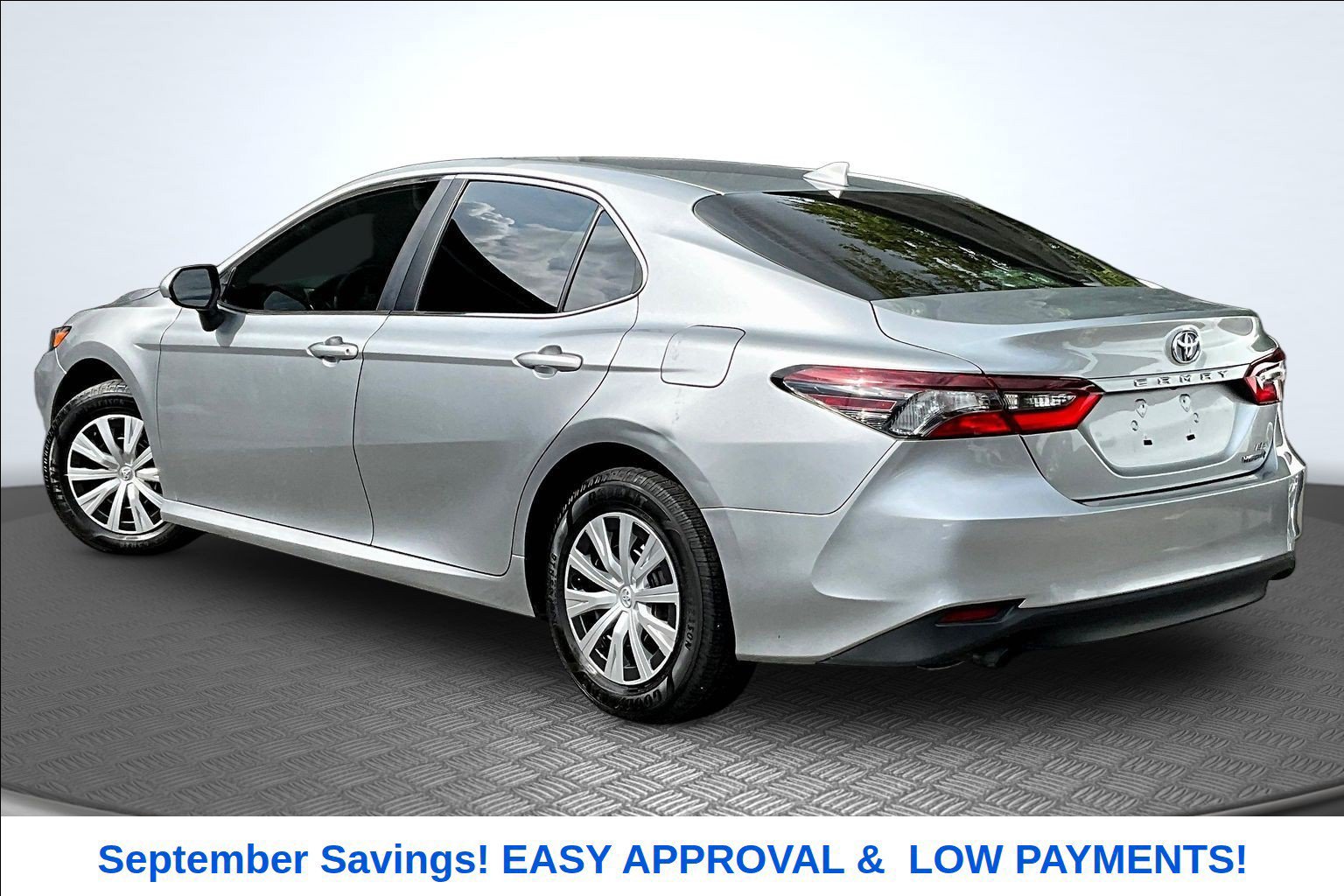 Used 2024 Toyota Camry LE FWD image 4