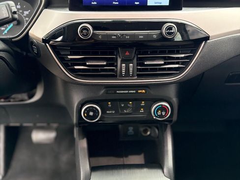 Used 2022 Ford Escape SE FWD image 14