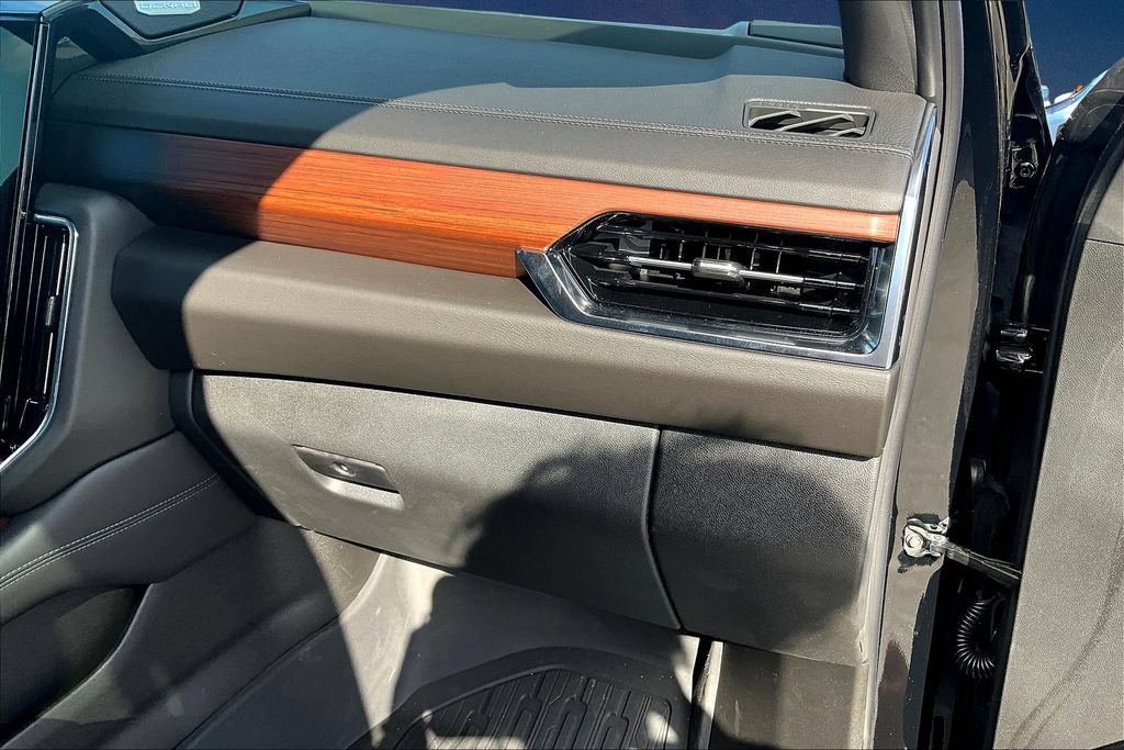 New 2025 GMC Yukon Denali w/ Denali Reserve Package RWD image 27