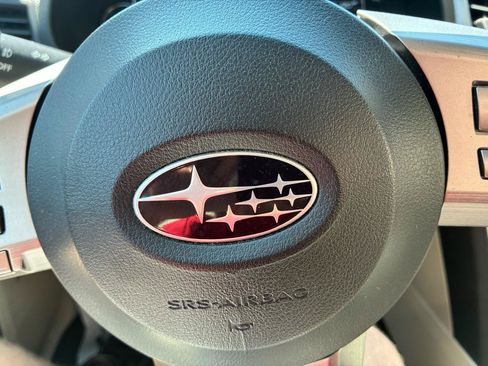 Used 2011 Subaru Outback 2.5i Limited AWD/4WD image 19
