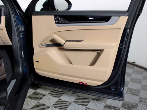 New 2026 Porsche Cayenne E-Hybrid image 39