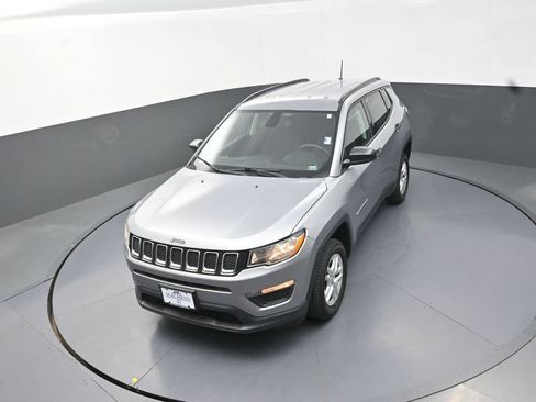 Used 2018 Jeep Compass Sport AWD/4WD image 15