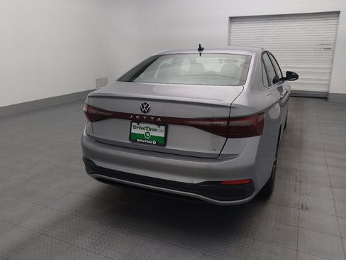 Used 2025 Volkswagen Jetta SE FWD image 7