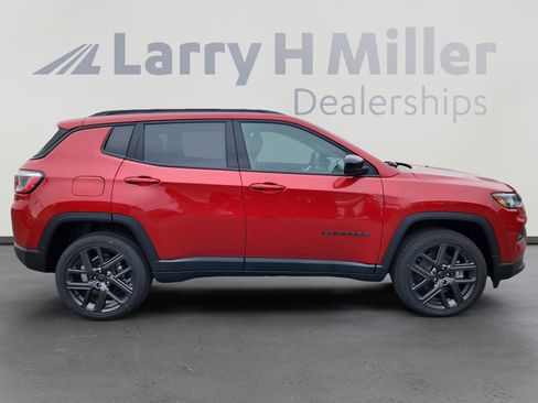 New 2026 Jeep Compass Latitude image 6