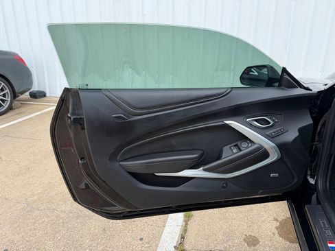 Used 2020 Chevrolet Camaro SS RWD image 21