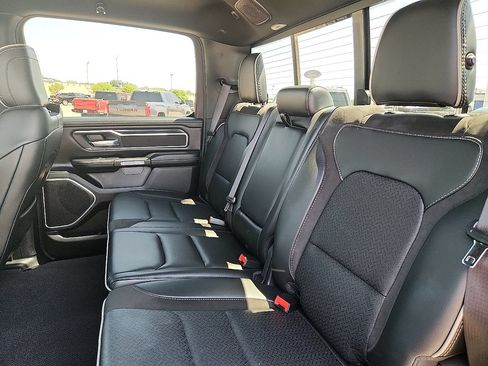 Used 2023 RAM 1500 Laramie AWD/4WD image 5