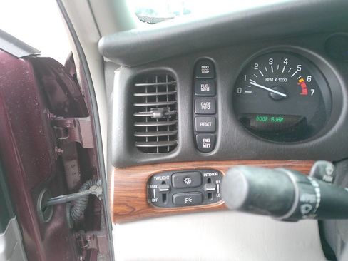 Used 2004 Buick Le Sabre Custom image 34