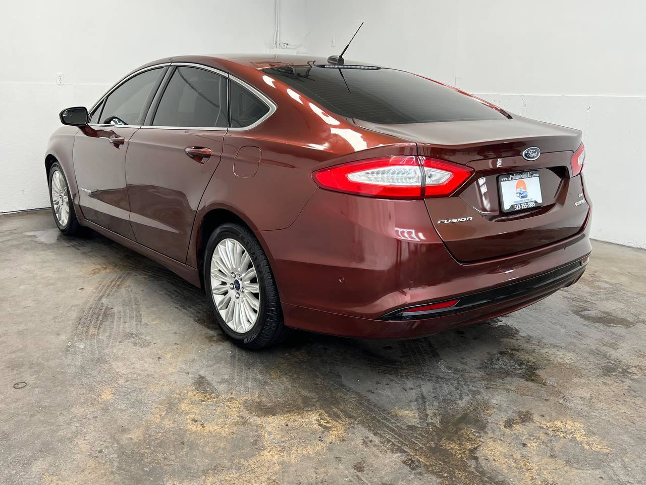 Used 2016 Ford Fusion SE w/ Equipment Group 502A FWD image 2