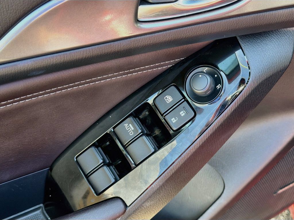 Used 2018 MAZDA MAZDA3 Grand Touring FWD image 16