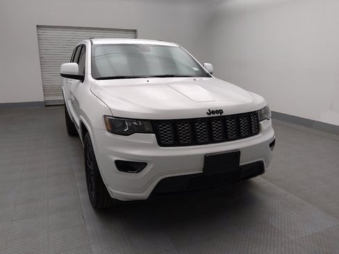 Used 2021 Jeep Grand Cherokee Laredo X RWD image 14