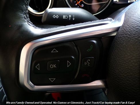 Used 2020 Jeep Wrangler Unlimited Sahara image 41