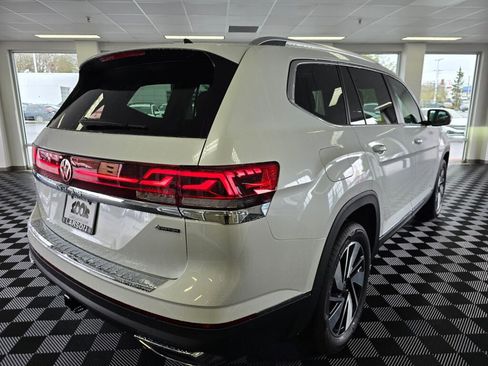 New 2025 Volkswagen Atlas Cross Sport SEL R-Line image 4