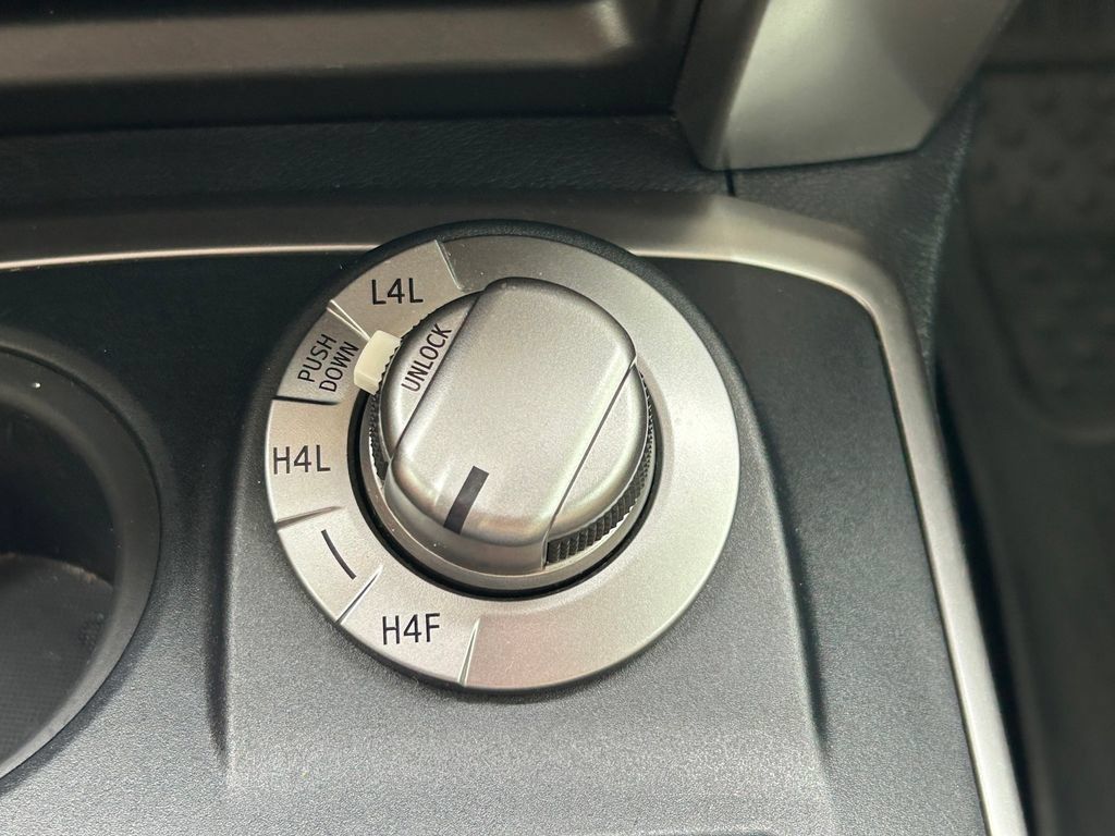 Used 2018 Toyota 4Runner Limited AWD/4WD image 30