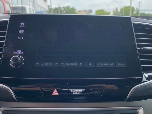 Used 2025 Honda Passport EX-L image 21